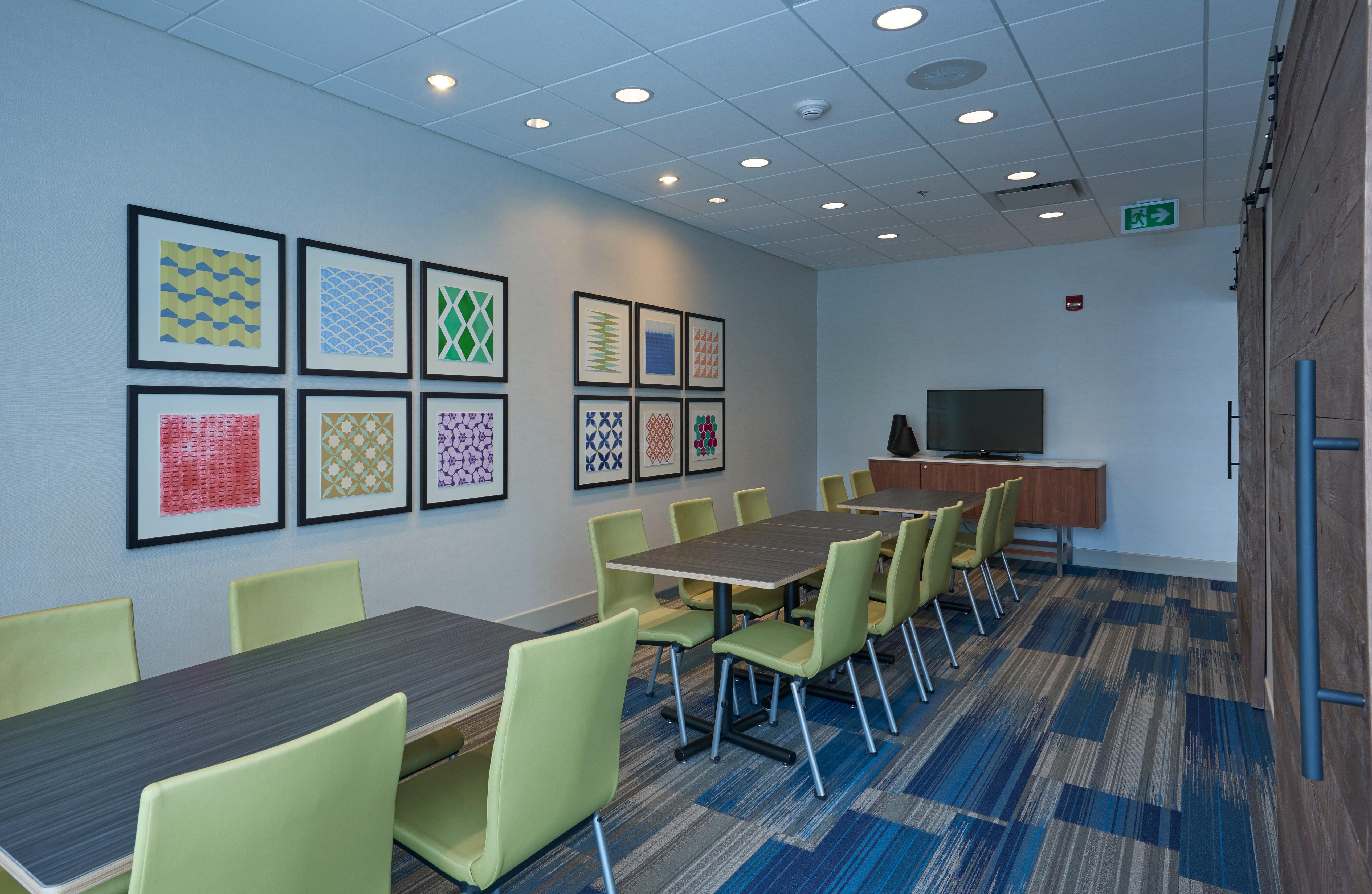 Holiday Inn Express & Suites St. John'S Airport By Ihg Exterior photo