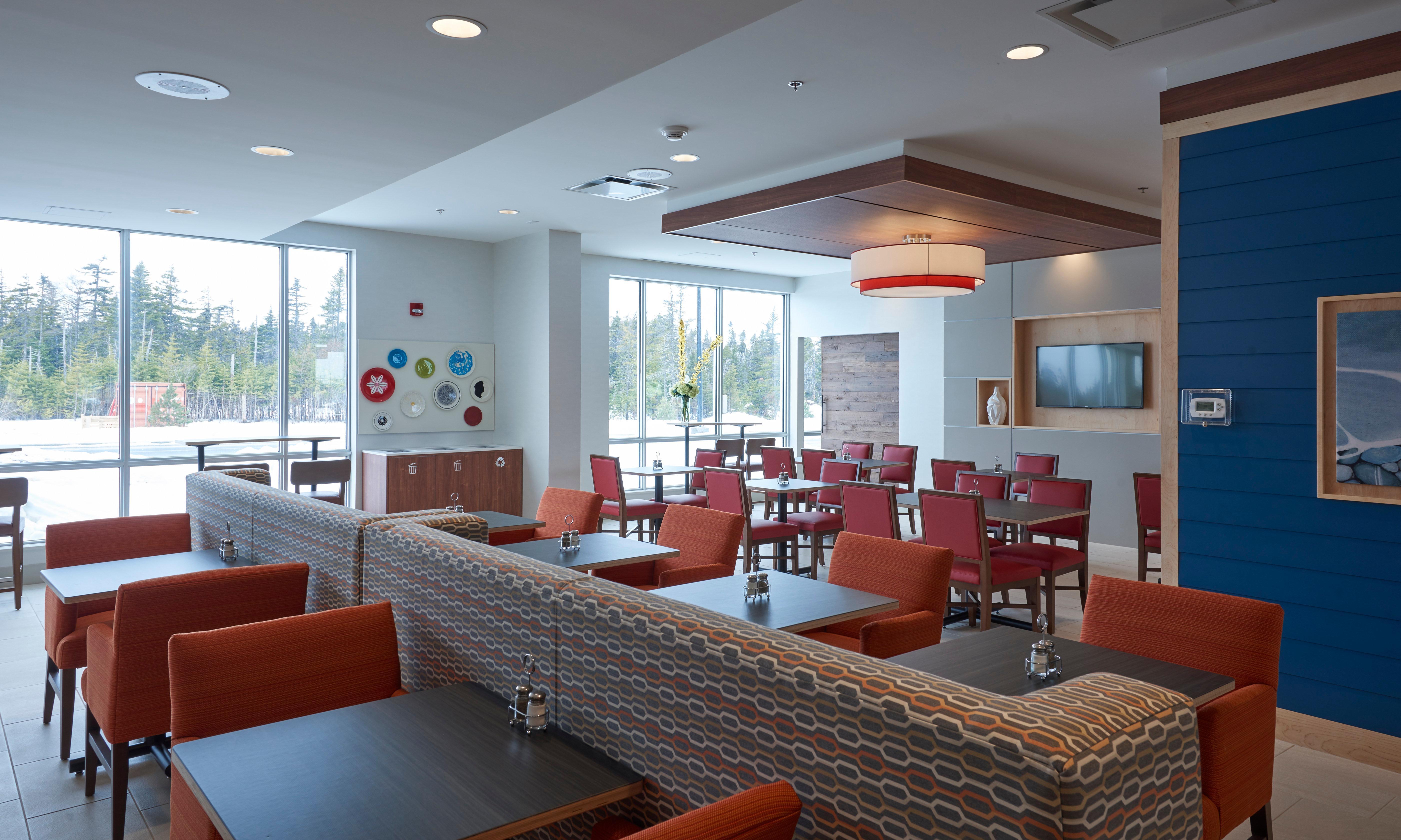 Holiday Inn Express & Suites St. John'S Airport By Ihg Exterior photo