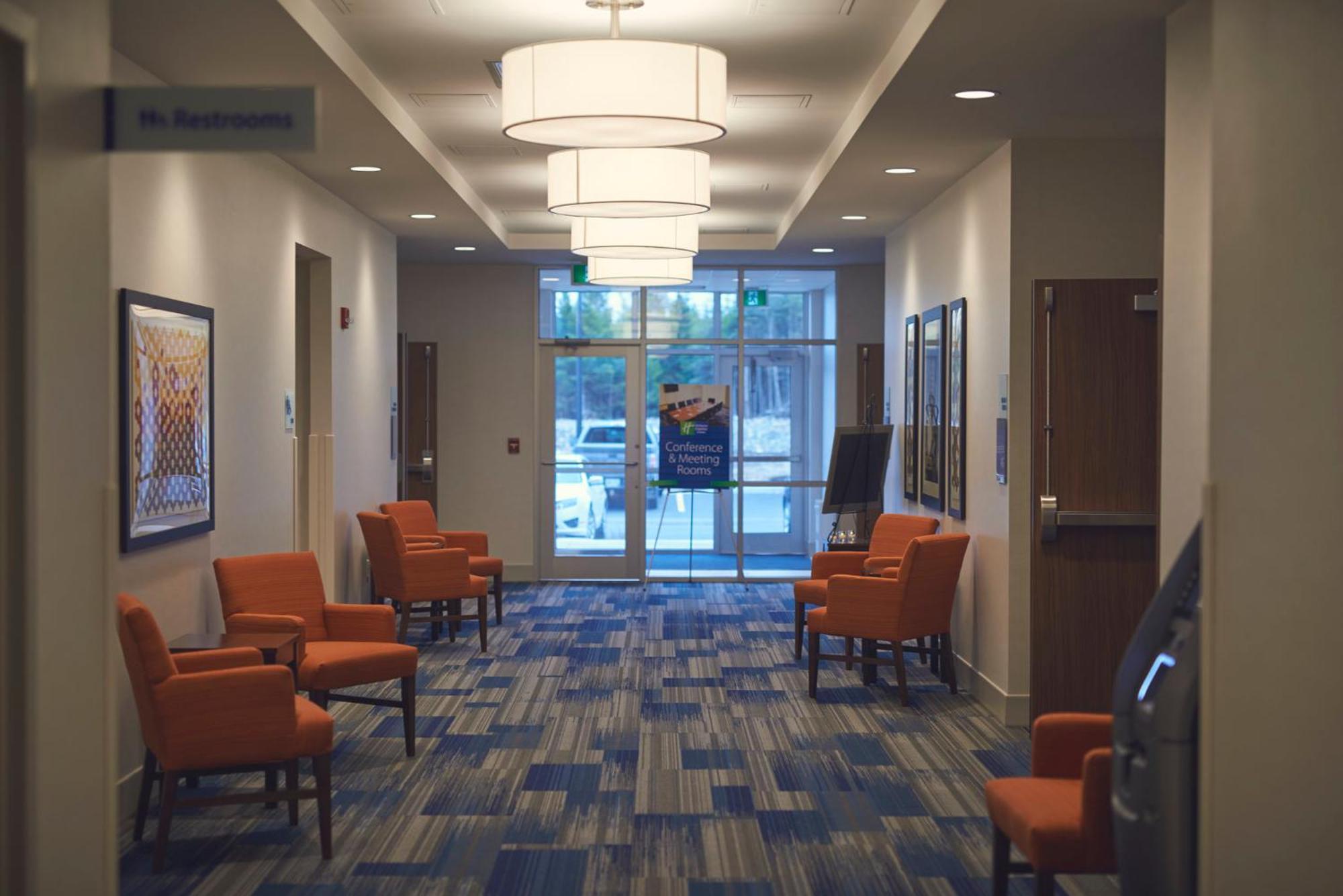 Holiday Inn Express & Suites St. John'S Airport By Ihg Exterior photo