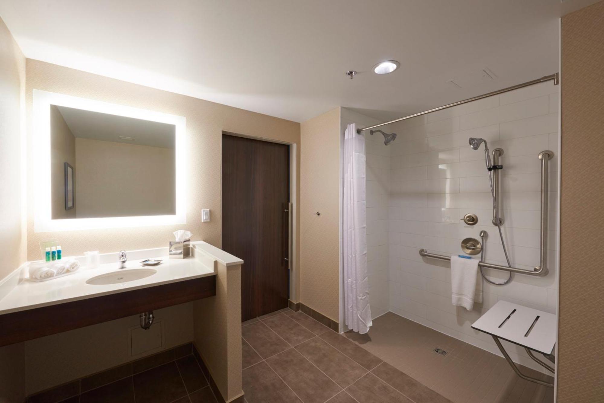 Holiday Inn Express & Suites St. John'S Airport By Ihg Exterior photo