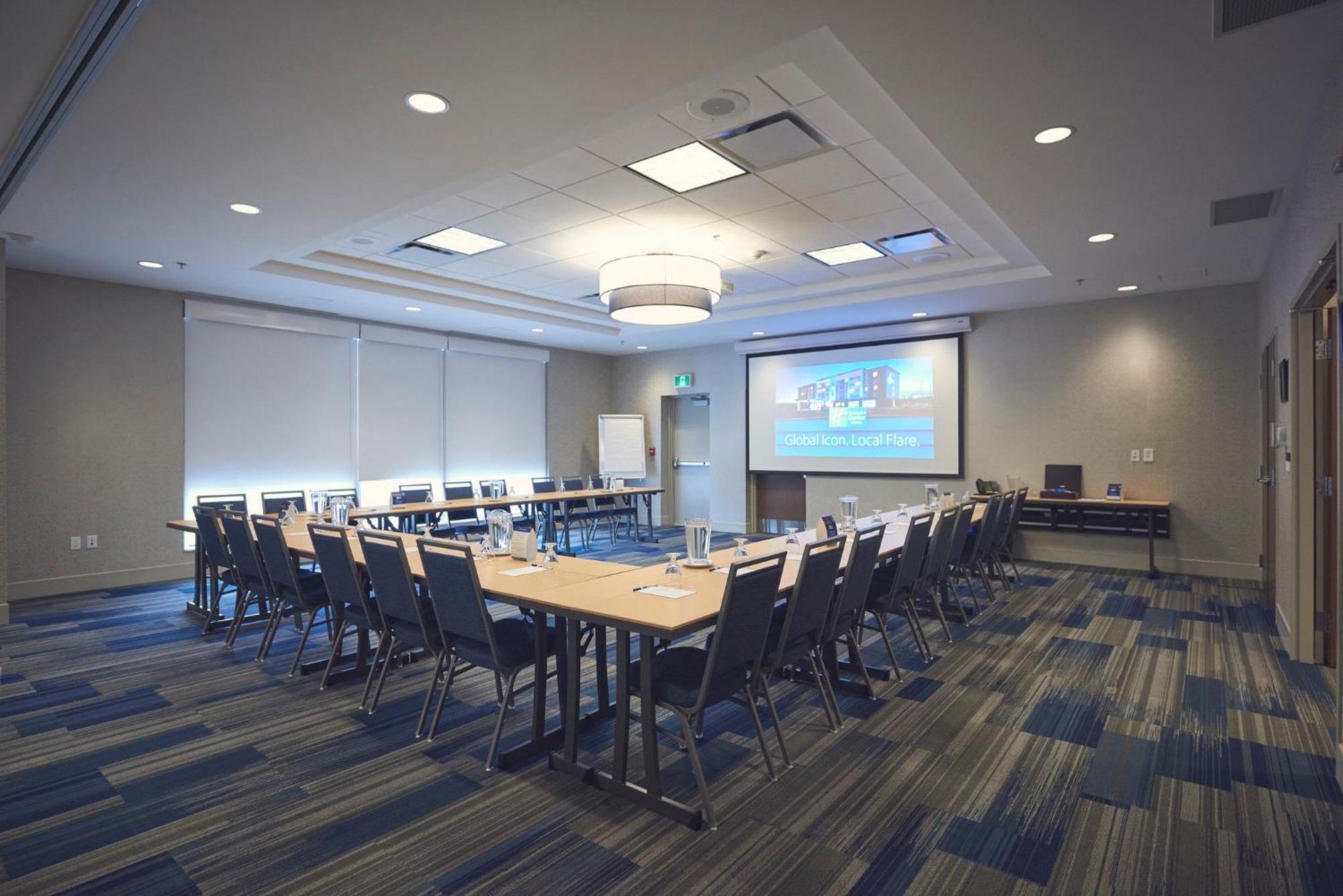 Holiday Inn Express & Suites St. John'S Airport By Ihg Exterior photo